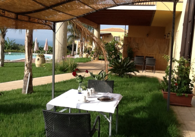 Casa Vacanze Residence Latruvatura Bilocali In Villa Con Piscina